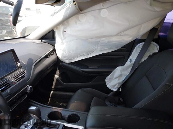 2019 Nissan Altima S with VIN 1N4BL4BV6KC196632, listed as a IAAI auction lot 41914605 with 106,597 mi miles and . Bid and sale history available at DreamBid. Image 5.