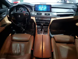 2015 BMW 7 Series 750Li xDrive z VIN WBAYF8C57FD653916, wystawiony jako Copart lot #52864275 z przebiegiem 138 811 mil mil oraz Szkoda całkowita • Salvage title. Historia ofert i sprzedaży dostępna na DreamBid. Obrazek 8.