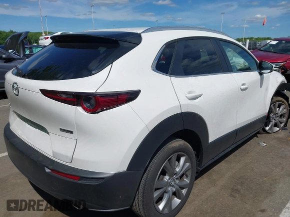 2025 Mazda CX-30 S Preferred z VIN 3MVDMBCM6SM781993, wystawiony jako IAAI lot #42275528 z przebiegiem 5 604 mil mil oraz . Historia ofert i sprzedaży dostępna na DreamBid. Obrazek 4.
