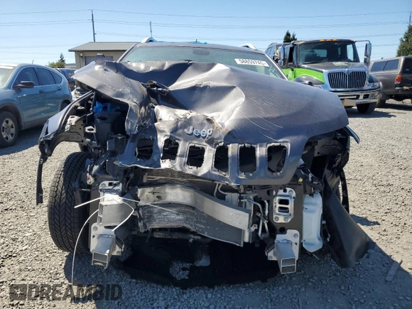 2020 Jeep Cherokee Latitude Plus z VIN 1C4PJLLBXLD519788, wystawiony jako Copart lot #58859745 z przebiegiem 52 131 mil mil oraz Szkoda całkowita • Salvage title. Historia ofert i sprzedaży dostępna na DreamBid. Obrazek 5.