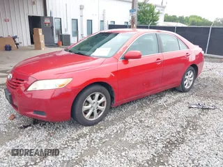 2007 Toyota Camry CE z VIN 4T1BE46K07U143605, wystawiony jako IAAI lot #42309258 z przebiegiem 142 489 mil mil oraz . Historia ofert i sprzedaży dostępna na DreamBid. Obrazek 2.
