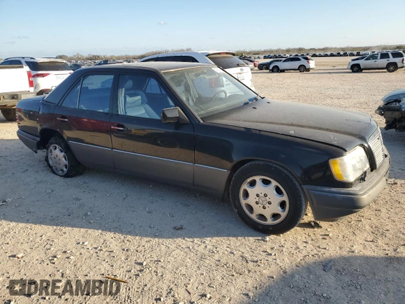 1994 Mercedes-Benz 400 E z VIN WDBEA34E8RC032408, wystawiony jako Copart lot #43827975 z przebiegiem 122 130 mil mil oraz Czysty tytuł • Clean title. Historia ofert i sprzedaży dostępna na DreamBid. Obrazek 4.