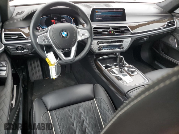 2021 BMW 7 Series z VIN WBA7W4C07MCF50137, wystawiony jako Copart lot #56453774 z przebiegiem 21 314 mil mil oraz . Historia ofert i sprzedaży dostępna na DreamBid. Obrazek 8.