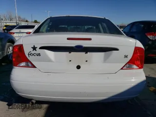 2000 Ford Focus SE with VIN 1FAFP34P7YW330697, listed as a Copart auction lot 88234905 with 40,484 mi miles and Clean Title. Bid and sale history available at carsss.com. Image 6.