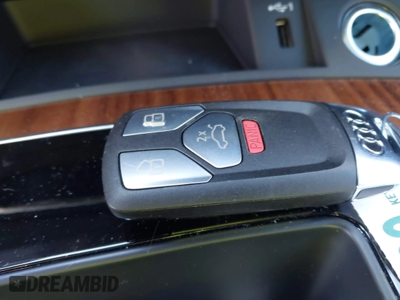 2024 Audi Q5 Premium z VIN WA1ABAFY2R2142122, wystawiony jako IAAI lot #41848621 z przebiegiem 4 334 mil mil oraz . Historia ofert i sprzedaży dostępna na DreamBid. Obrazek 11.