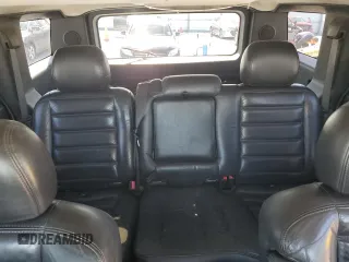 2005 Hummer H2 SUV z VIN 5GRGN23U55H109975, wystawiony jako Copart lot #42739655 z przebiegiem 257 578 mil mil oraz Czysty tytuł • Clean title. Historia ofert i sprzedaży dostępna na DreamBid. Obrazek 10.