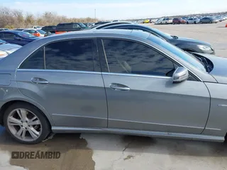 2012 Mercedes-Benz E 350 Luxury z VIN WDDHF5KB2CA540189, wystawiony jako IAAI lot #41405901 z przebiegiem 193 411 mil mil oraz . Historia ofert i sprzedaży dostępna na DreamBid. Obrazek 13.