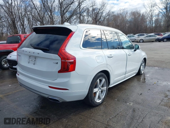 2021 Volvo XC90 Momentum with VIN YV4A221K0M1711124, listed as a IAAI auction lot 41017835 with 35,931 mi miles. Bid and sale history available at carsss.com. Image 4.
