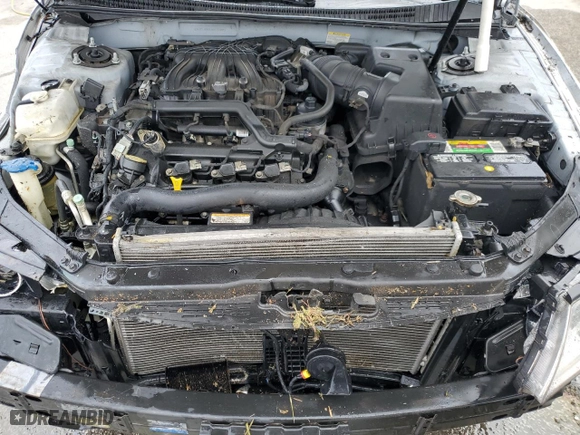 2011 Hyundai Azera GLS with VIN KMHFC4DD1BA533005, listed as a Copart auction lot 85554994 with 0 mi miles and Salvage Title. Bid and sale history available at carsss.com. Image 11.