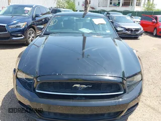 2013 Ford Mustang V6 z VIN 1ZVBP8AM7D5245937, wystawiony jako IAAI lot #41942028 z przebiegiem 207 037 mil mil oraz . Historia ofert i sprzedaży dostępna na DreamBid. Obrazek 6.