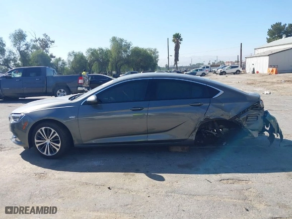 2018 Buick Regal Sportback Essence with VIN W04GP6SX0J1061989, listed as a IAAI auction lot 41640164 with NaN miles. Bid and sale history available at carsss.com. Image 14.