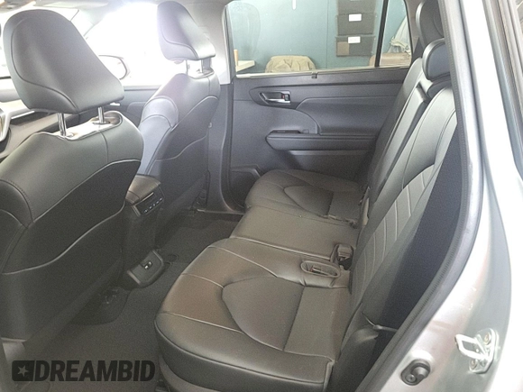 2021 Toyota Highlander XLE with VIN 5TDHZRBH0MS558143, listed as a IAAI auction lot 42859323 with 41,722 mi miles and . Bid and sale history available at DreamBid. Image 14.
