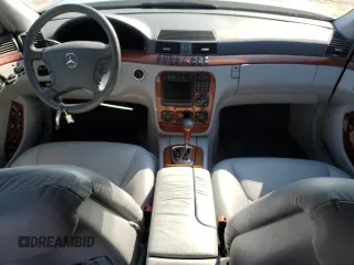 2002 Mercedes-Benz S 430 z VIN WDBNG70J02A289508, wystawiony jako Copart lot #56214015 z przebiegiem 124 719 mil mil oraz Szkody całkowita. Historia ofert i sprzedaży dostępna na DreamBid. Obrazek 8.