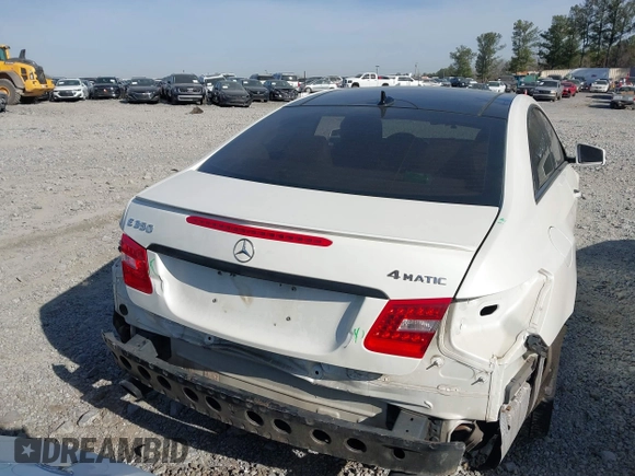 2013 Mercedes-Benz E-Class E 350 with VIN WDDKJ8JB3DF214221, listed as a IAAI auction lot 41812003 with 150,572 mi miles. Bid and sale history available at carsss.com. Image 16.