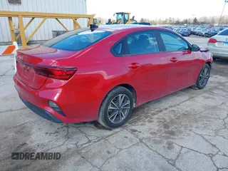 2023 Kia Forte LXS z VIN 3KPF24AD0PE682280, wystawiony jako IAAI lot #41855703 z przebiegiem 21 451 mil mil oraz . Historia ofert i sprzedaży dostępna na DreamBid. Obrazek 4.