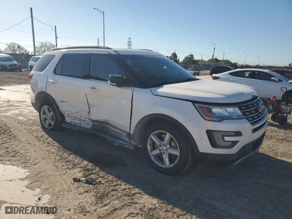 2017 Ford Explorer XLT with VIN 1FM5K7D87HGB27836, listed as a Copart auction lot 49575795 with 28,751 mi miles and Salvage Title. Bid and sale history available at carsss.com. Image 4.