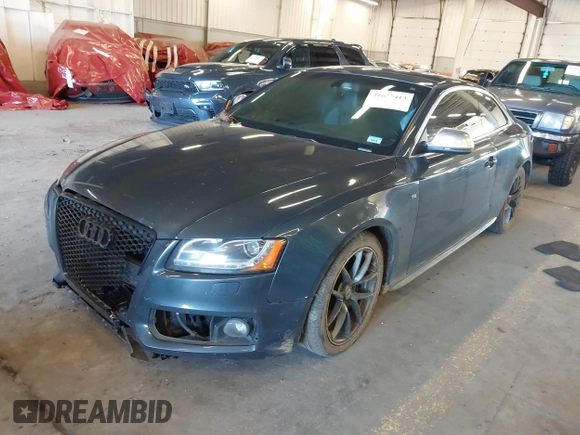 2009 Audi S5 z VIN WAURV78T29A028113, wystawiony jako IAAI lot #41677413 z przebiegiem 138 434 mil mil oraz . Historia ofert i sprzedaży dostępna na DreamBid. Obrazek 17.