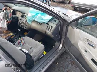 2000 Honda Accord EX z VIN 1HGCG5651YA129056, wystawiony jako IAAI lot #41532787 z przebiegiem Nie podano mil oraz . Historia ofert i sprzedaży dostępna na DreamBid. Obrazek 5.