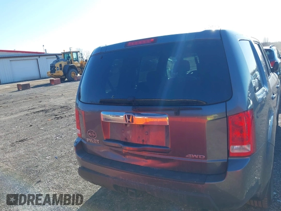 2011 Honda Pilot LX with VIN 5FNYF4H22BB028742, listed as a IAAI auction lot 41856146 with 190,615 mi miles. Bid and sale history available at carsss.com. Image 16.