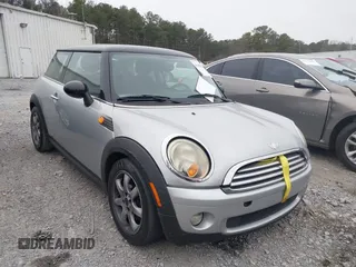 2007 MINI Hardtop with VIN WMWMF33567TL77317, listed as a IAAI auction lot 41395626 with 98,121 mi miles and . Bid and sale history available at DreamBid. Image 1.