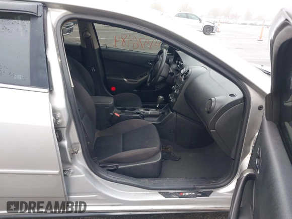 2006 Pontiac G6 GT with VIN 1G2ZH558764108360, listed as a IAAI auction lot 41976489 with Not provided miles and . Bid and sale history available at DreamBid. Image 5.