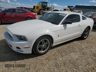 2013 Ford Mustang V6 z VIN 1ZVBP8AMXD5227772, wystawiony jako Copart lot #63335095 z przebiegiem 145 764 mil mil oraz Czysty tytuł • Clean title. Historia ofert i sprzedaży dostępna na DreamBid. Obrazek 1.