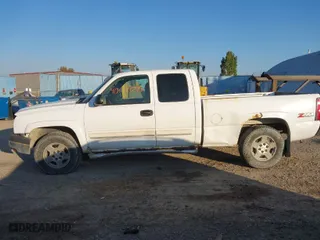 2007 Chevrolet Silverado 1500 Classic LT3 with VIN 1GCEK19B57Z198977, listed as a IAAI auction lot 40472095 with 301,363 mi miles. Bid and sale history available at carsss.com. Image 15.