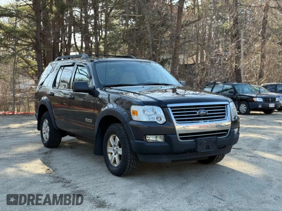 2007 Ford Explorer XLT with VIN 1FMEU73E27UA72214, listed as a Copart auction lot 53916955 with 221,707 mi miles and Clean Title. Bid and sale history available at carsss.com. Image 1.