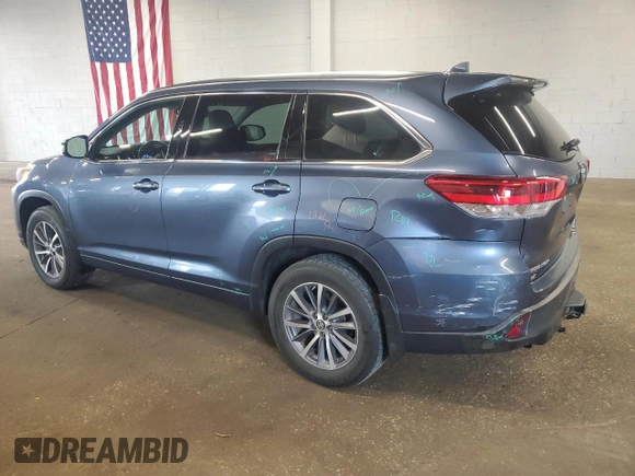 2017 Toyota Highlander XLE with VIN 5TDJZRFH4HS425659, listed as a Copart auction lot 59679785 with 170,593 mi miles and Salvage title. Bid and sale history available at DreamBid. Image 2.