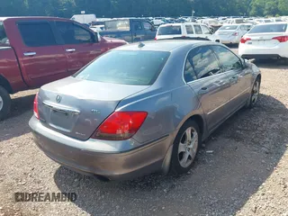 2006 Acura RL with VIN JH4KB16536C010572, listed as a IAAI auction lot 42562533 with 351,065 mi miles and . Bid and sale history available at DreamBid. Image 4.