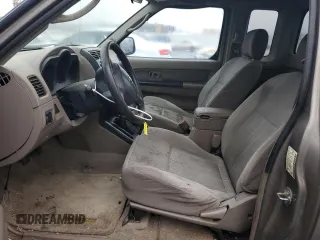 2004 Nissan Frontier XE with VIN 1N6DD26T14C406373, listed as a Copart auction lot 44242435 with 164,995 mi miles and Clean title. Bid and sale history available at DreamBid. Image 7.