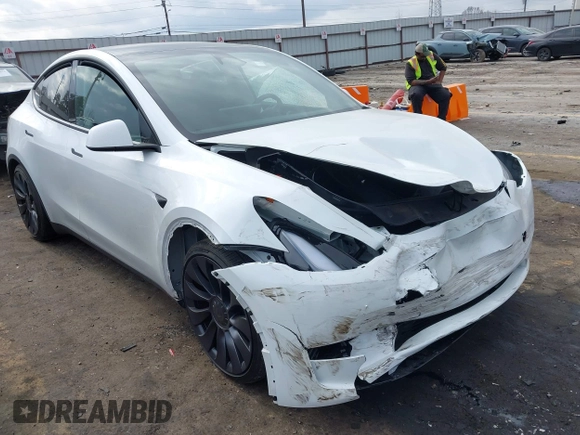 2024 Tesla Model Y Performance with VIN 7SAYGDEF4RA278532, listed as a IAAI auction lot 41511769 with 9,487 mi miles and . Bid and sale history available at DreamBid. Image 1.