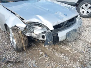 2001 Mercedes-Benz SLK 230/320 z VIN WDBKK65F81F191120, wystawiony jako IAAI lot #42173910 z przebiegiem 128 035 mil mil oraz . Historia ofert i sprzedaży dostępna na DreamBid. Obrazek 6.