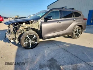 2022 Toyota Highlander XSE with VIN 5TDJZRAH4NS108547, listed as a Copart auction lot 61904085 with 69,309 mi miles and Salvage title. Bid and sale history available at DreamBid. Image 1.