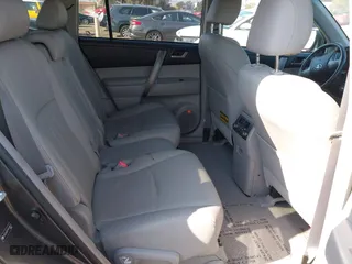2009 Toyota Highlander Sport with VIN JTEES43A192142513, listed as a IAAI auction lot 41431214 with 107,665 mi miles. Bid and sale history available at carsss.com. Image 8.