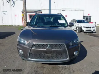 2013 Mitsubishi Outlander SE with VIN JA4JT3AW5DU020110, listed as a IAAI auction lot 41738969 with 125,246 mi miles. Bid and sale history available at carsss.com. Image 12.