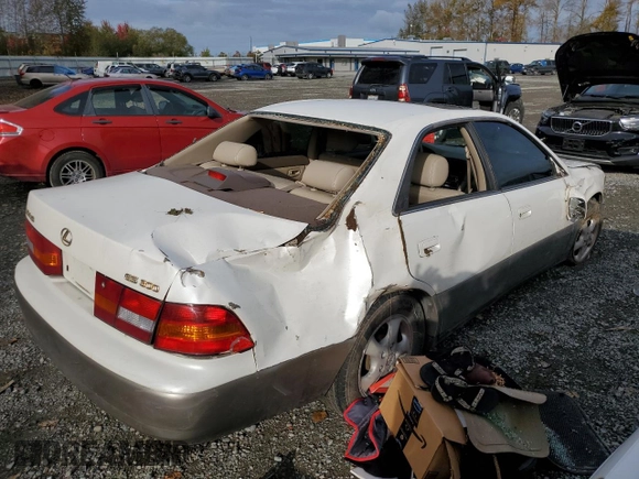 1997 Lexus ES 300 Luxury Sport Sdn with VIN JT8BF22GXV0045837, listed as a Copart auction lot 75062524 with 294,766 mi miles and Salvage Title. Bid and sale history available at carsss.com. Image 3.