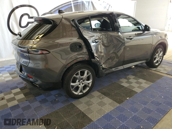 2024 Dodge Hornet R/T with VIN ZACPDFCW7R3A15681, listed as a Copart auction lot 75012674 with 16,812 mi miles and Salvage Title. Bid and sale history available at carsss.com. Image 3.