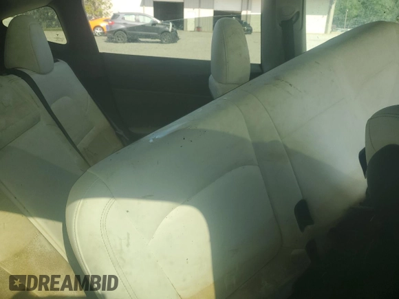 2024 Tesla Model Y Performance z VIN 7SAYGDEF1RF038664, wystawiony jako Copart lot #52583175 z przebiegiem Nie podano mil oraz Szkoda całkowita • Salvage title. Historia ofert i sprzedaży dostępna na DreamBid. Obrazek 10.