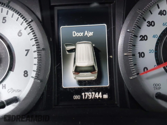 2017 Toyota Sienna SE with VIN 5TDXZ3DC2HS783440, listed as a IAAI auction lot 41549026 with 179,744 mi miles and . Bid and sale history available at DreamBid. Image 15.
