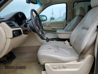 2008 Cadillac Escalade ESV z VIN 1GYFK66888R172346, wystawiony jako Copart lot #61013275 z przebiegiem 200 453 mil mil oraz Czysty tytuł • Clean title. Historia ofert i sprzedaży dostępna na DreamBid. Obrazek 7.