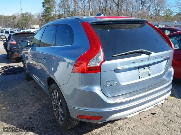 2017 Volvo XC60 Dynamic with VIN YV449MRR8H2166070, listed as a IAAI auction lot 41595303 with 137,914 mi miles. Bid and sale history available at carsss.com. Image 3.