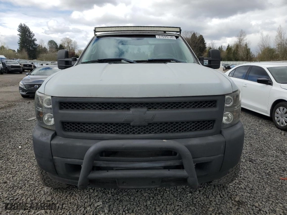 2013 Chevrolet Silverado 1500 LT with VIN 3GCPKSE79DG176847, listed as a Copart auction lot 51699735 with 175,147 mi miles and Clean Title. Bid and sale history available at carsss.com. Image 5.
