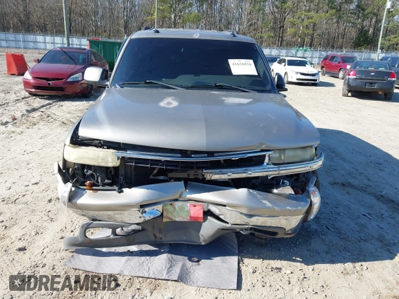 2003 Chevrolet Tahoe LS with VIN 1GNEK13Z03J294201, listed as a IAAI auction lot 41656836 with 302,922 mi miles. Bid and sale history available at carsss.com. Image 6.