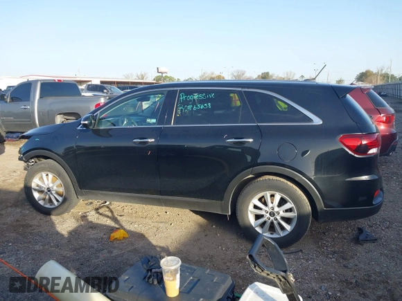 2019 Kia Sorento LX with VIN 5XYPG4A31KG579877, listed as a IAAI auction lot 41342414 with 32,549 mi miles. Bid and sale history available at carsss.com. Image 15.