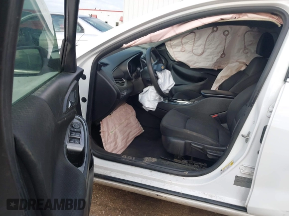 2016 Chevrolet Malibu LS z VIN 1G1ZB5ST6GF303726, wystawiony jako IAAI lot #41914748 z przebiegiem 159 416 mil mil oraz . Historia ofert i sprzedaży dostępna na DreamBid. Obrazek 5.