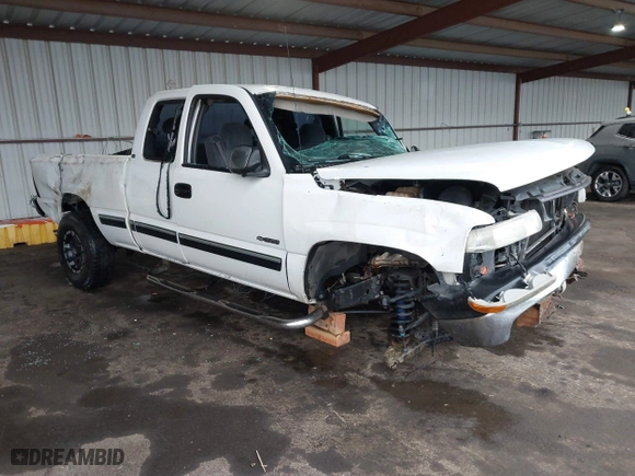 2001 Chevrolet Silverado 1500 LT with VIN 2GCEC19T211399144, listed as a IAAI auction lot 41528968 with 193,357 mi miles. Bid and sale history available at carsss.com. Image 1.