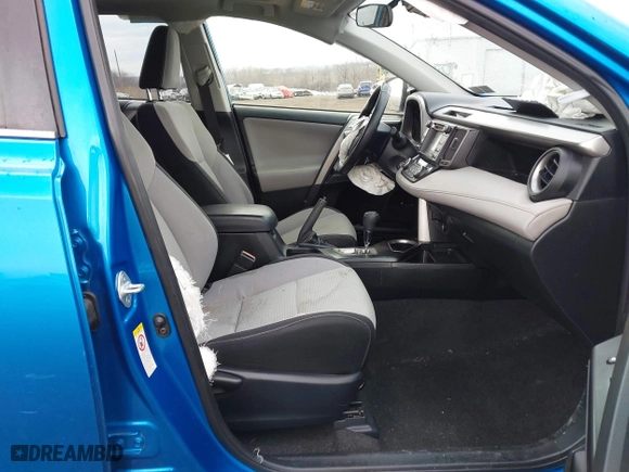 2017 Toyota RAV4 XLE with VIN JTMRFREV8HJ117393, listed as a IAAI auction lot 41676036 with 176,027 mi miles. Bid and sale history available at carsss.com. Image 5.