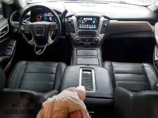 2020 GMC Yukon XL Denali with VIN 1GKS1HKJ9LR200101, listed as a Copart auction lot 73493014 with 111,304 mi miles and Salvage Title. Bid and sale history available at carsss.com. Image 8.