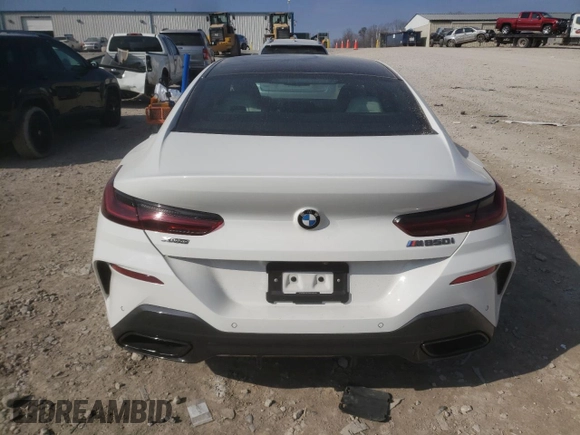 2022 BMW 8 Series M850i z VIN WBAGV8C03NCH10560, wystawiony jako Copart lot #44026465 z przebiegiem 21 292 mil mil oraz Szkoda całkowita • Salvage title. Historia ofert i sprzedaży dostępna na DreamBid. Obrazek 6.